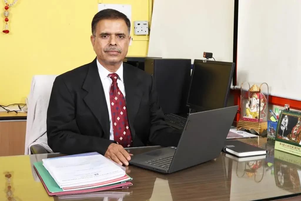 <h3><span style="background-color: rgb(255, 255, 255); color: lab(8.11897 0.811279 -12.254);">Prof. (Dr.) Bhuvnesh Kumar</span></h3>