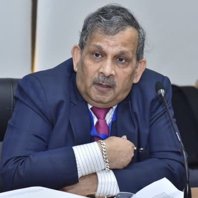 <p>Prof. Avinash Kumar</p>